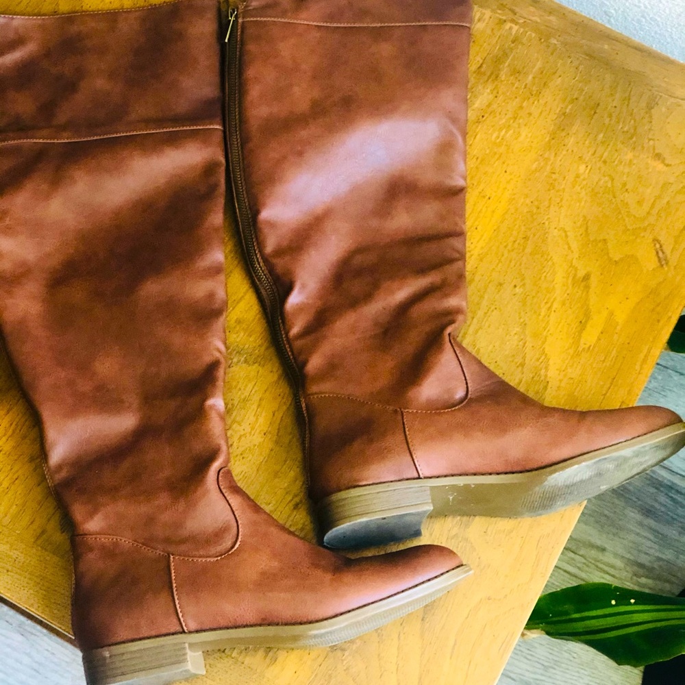 Shoe Dazzle Knee High Boots, Wide Calf Size 9.5